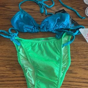 👙NWT Women’s shiny string bikini
